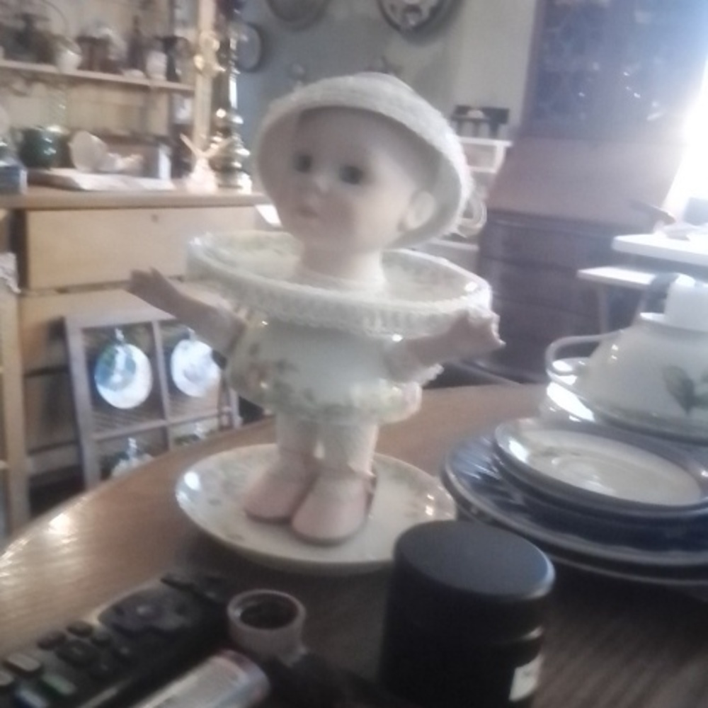 Vintage cups& saucers,& doll parts